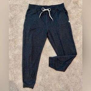 Vuori Performance Jogger in Charcoal Heather, Size M